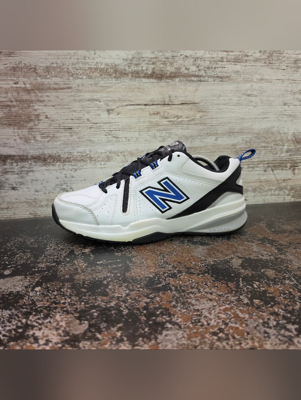 Mens New Balance 608 V5 Walking Shoes Sz 9 2E Wide Used MX608WR5